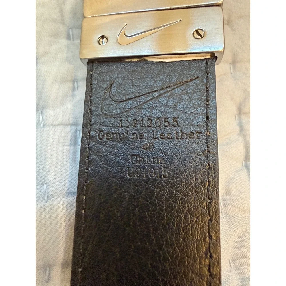 Nike Mens Genuine Leather Belt Grey Black Swivel Buckle 40